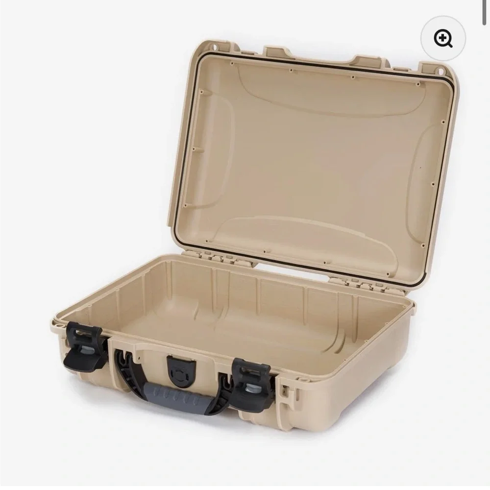 PRICE FIRM!! Tan Hard Shell Protective Case 910S-000TN-0A0 NANUK 910 - Tan beige